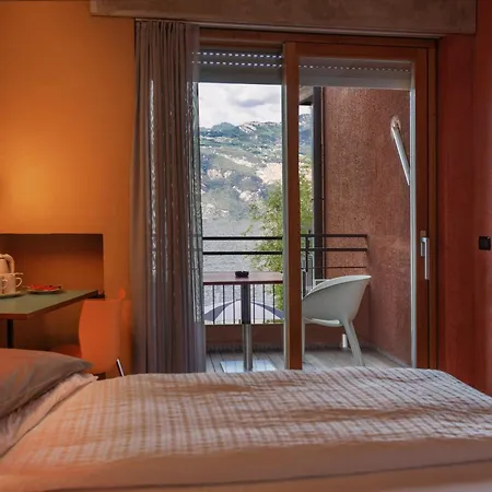 Ambienthotel Primaluna 3* 말세진느