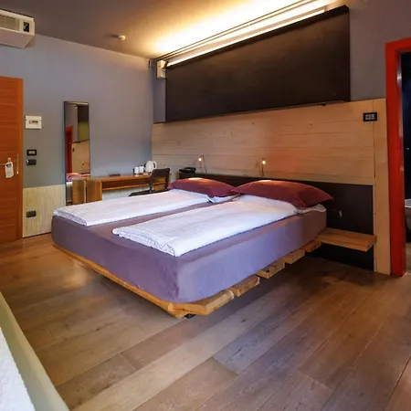 Ambienthotel Primaluna 말세진느
