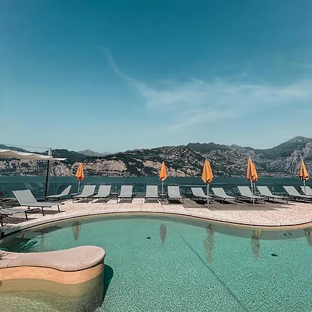 Ambienthotel Primaluna 말세진느