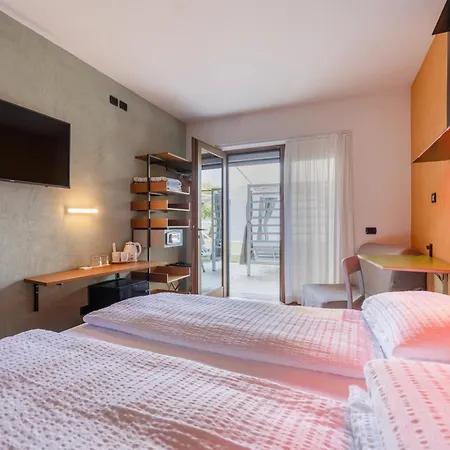 Ambienthotel Primaluna 호텔 말세진느