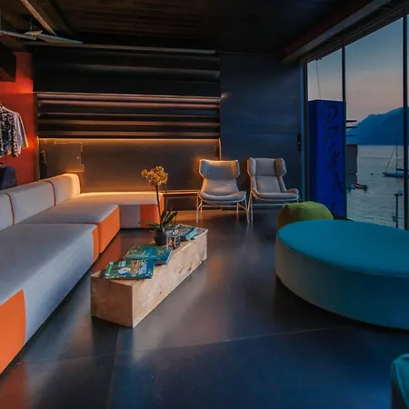 Ambienthotel Primaluna 호텔 말세진느