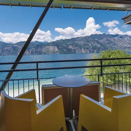 Ambienthotel Primaluna فندق مالتشيزينيه
