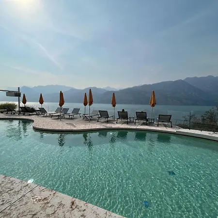 فندق Ambienthotel Primaluna مالتشيزينيه
